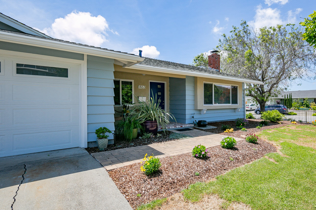 1463 Oceanaire Drive Front of House