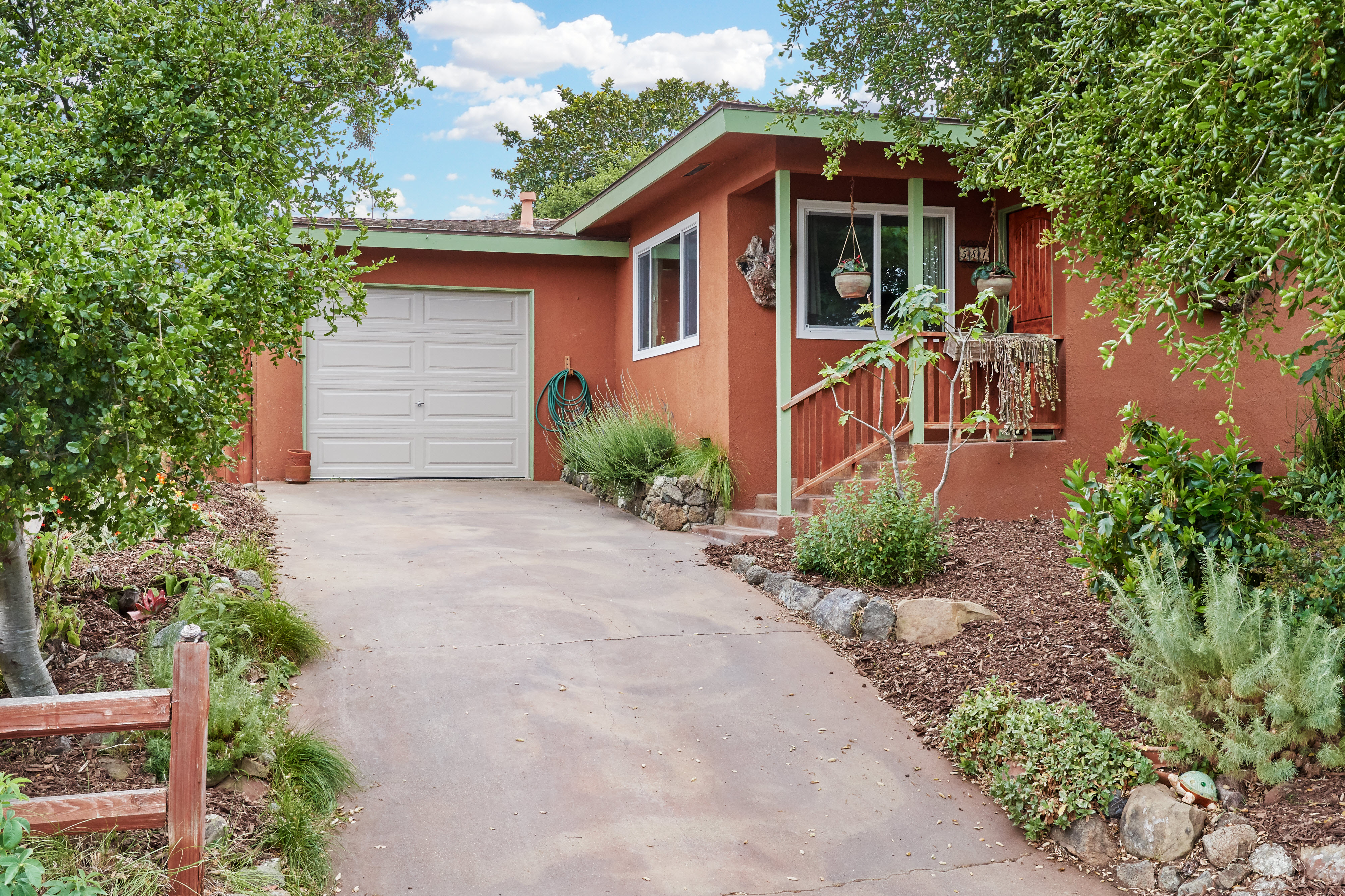 581 Manzanita Drive
